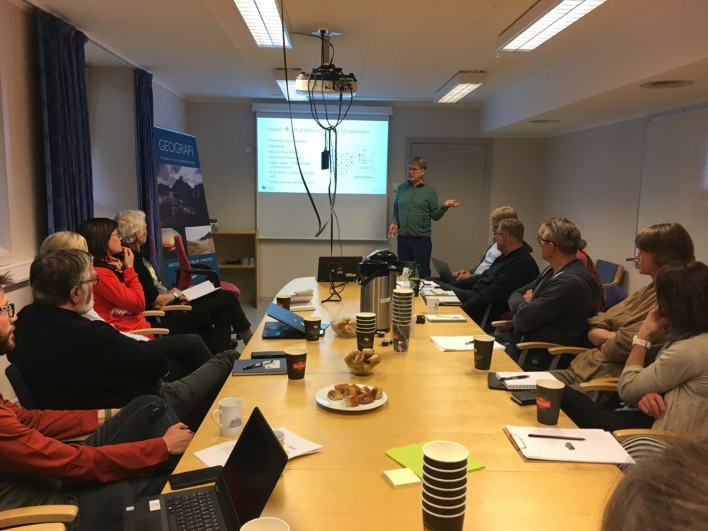 Professor Olof Stjernström informerer de fremmøtte på Nord universitet om Urbinn.