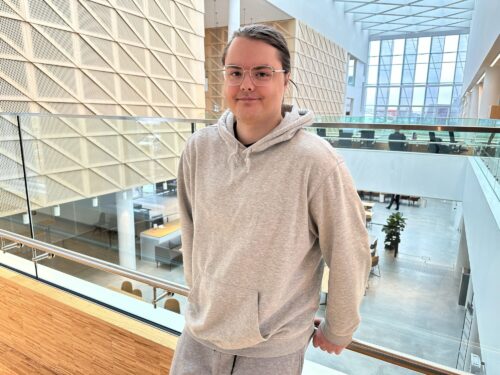 Niklas K. Gjerset studerer sirkulær bioøkonomi, som tilbys kun her i Steinkjer. Han hadde aldri vært i Steinkjer før han flyttet hit, og har funnet seg godt til rette i byen.